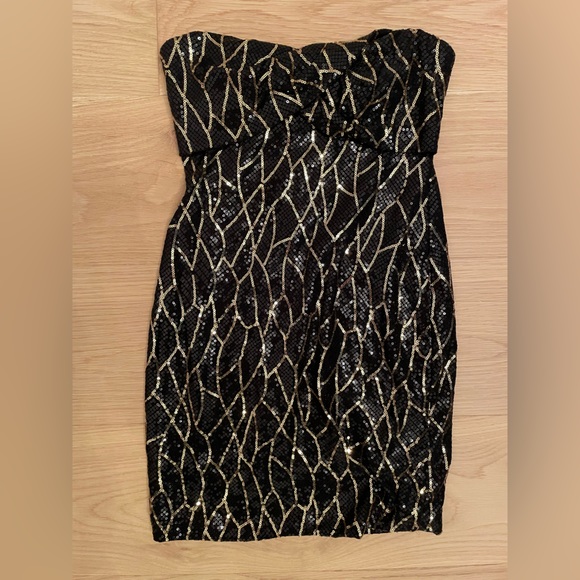 Black and Gold sequin dress - Picture 1 of 3